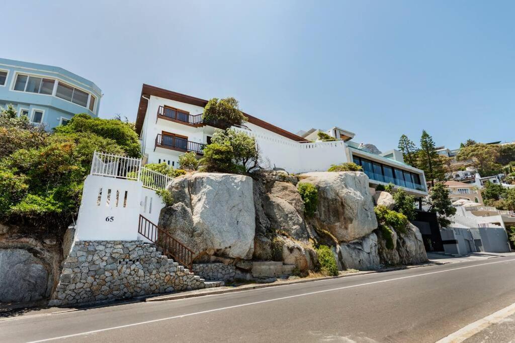 Bantry Bay Home With Atlantic Ocean Views เคปทาวน์ ภายนอก รูปภาพ